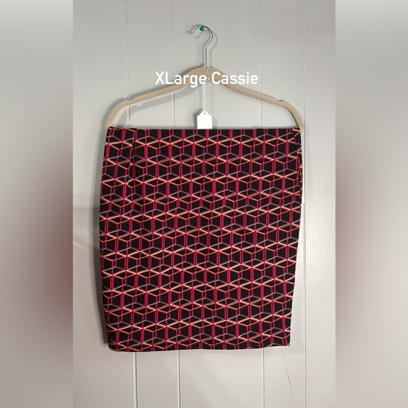 LuLaRoe Dresses & Skirts - Geometric Black and Pink Pencil Skirt‎